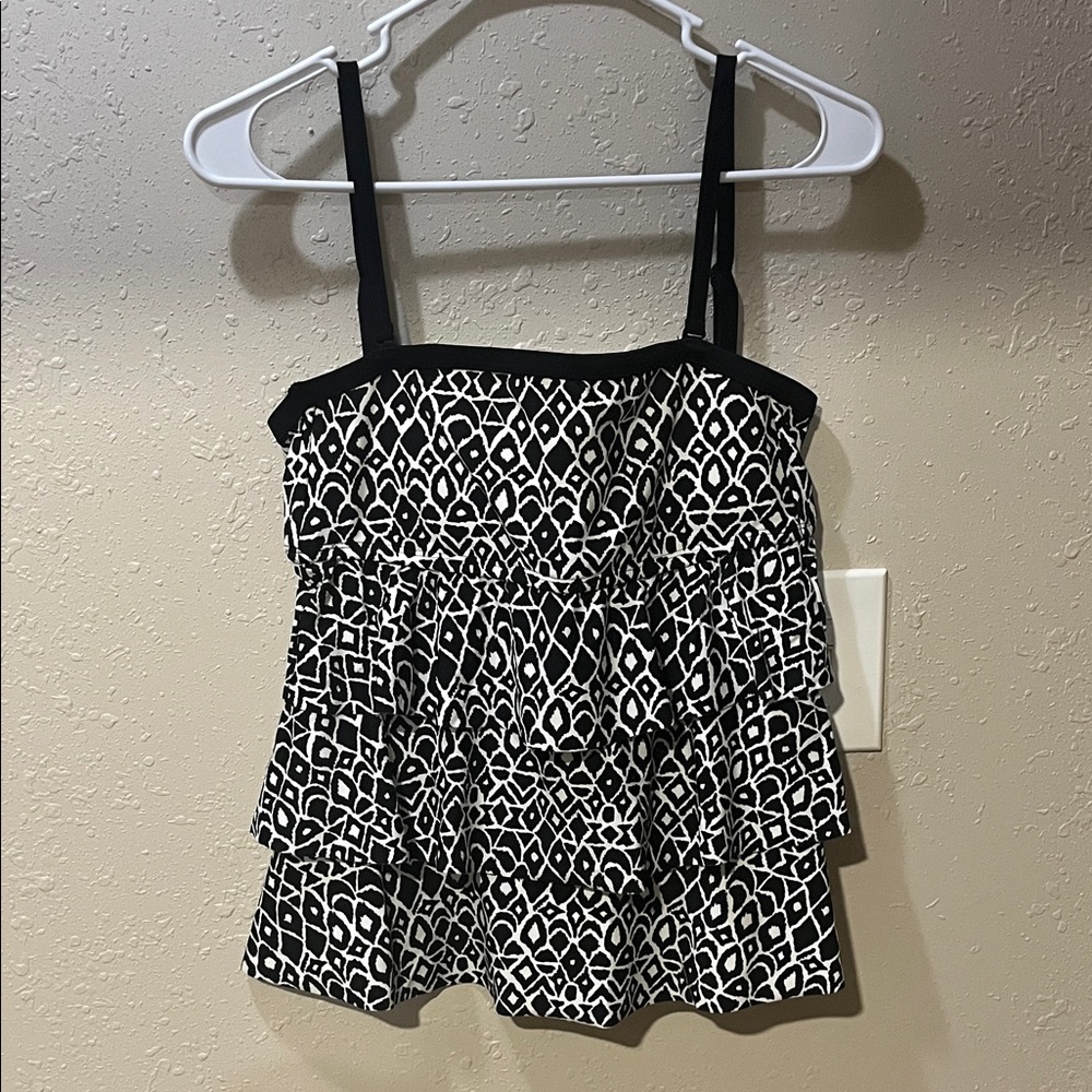 24th & Ocean Black and White Patterned Camisole